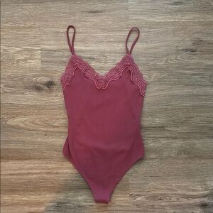 ⭐️ 3 for $15 American Eagle Outfitters Mauve Lace Bodysuit
